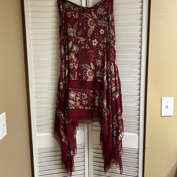 Bcbgmaxzaria top and skirt set. - Picture 4 of 6